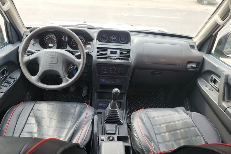 Used Leopaard Heijingang 2013 2.2L Manual 4x4 Standard Edition Center Console