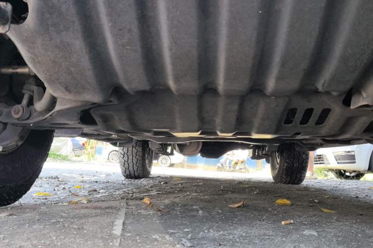 Used Leopaard Heijingang 2013 2.2L Manual Two-Wheel Drive Standard Version Chassis Front