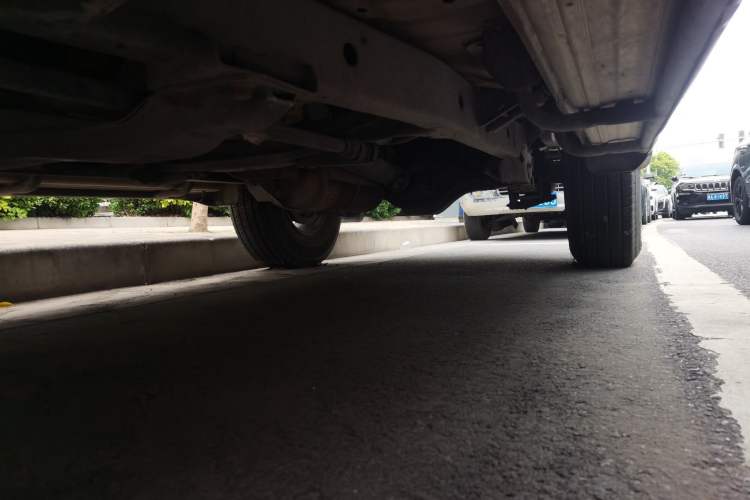 Used Leopaard Heijingang 2013 2.2L Manual Two-Wheel Drive Standard Version Chassis Front Left