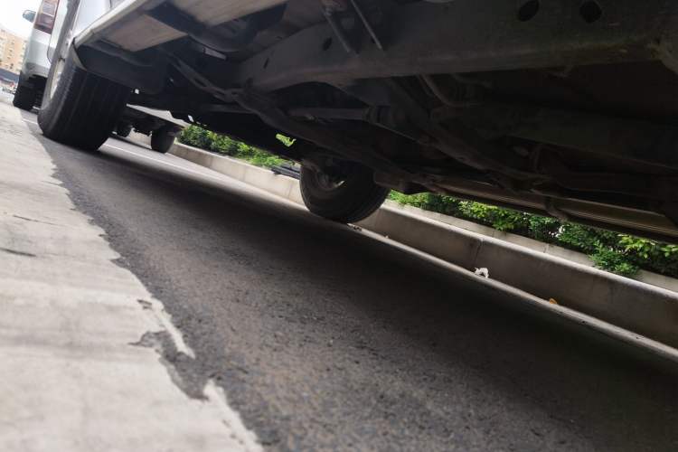 Used Leopaard Heijingang 2013 2.2L Manual Two-Wheel Drive Standard Version Chassis Rear Left