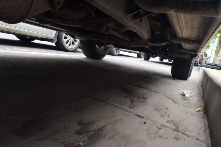 Used Leopaard Heijingang 2013 2.2L Manual Two-Wheel Drive Standard Version Chassis Rear Right