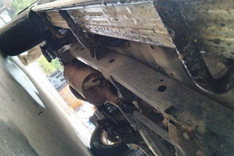 Used Leopaard Heijingang 2013 2.2L Manual Two-Wheel Drive Standard Version Chassis Rear Right