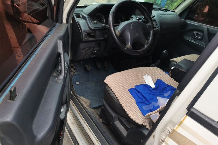 Used Leopaard Heijingang 2013 2.2L Manual Two-Wheel Drive Standard Version Driver Seat