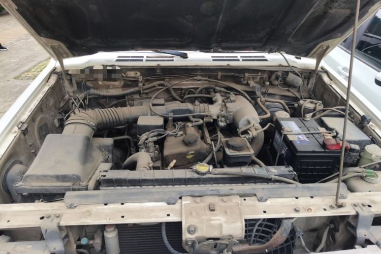 Used Leopaard Heijingang 2013 2.2L Manual Two-Wheel Drive Standard Version Engine Bay