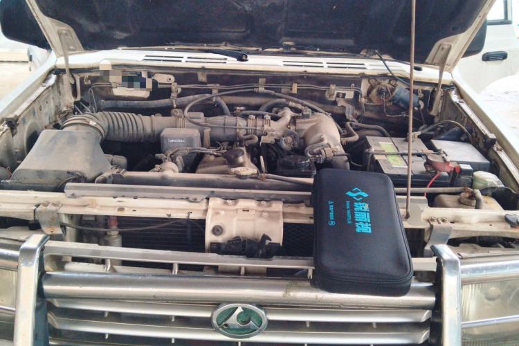 Used Leopaard Heijingang 2013 2.2L Manual Two-Wheel Drive Standard Version Engine Bay