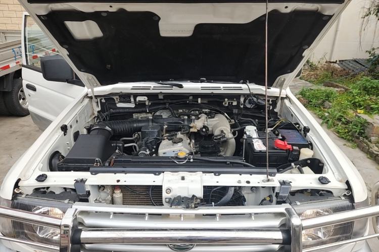 Used Leopaard Heijingang 2013 2.2L Manual 4x4 Standard Edition Engine Bay