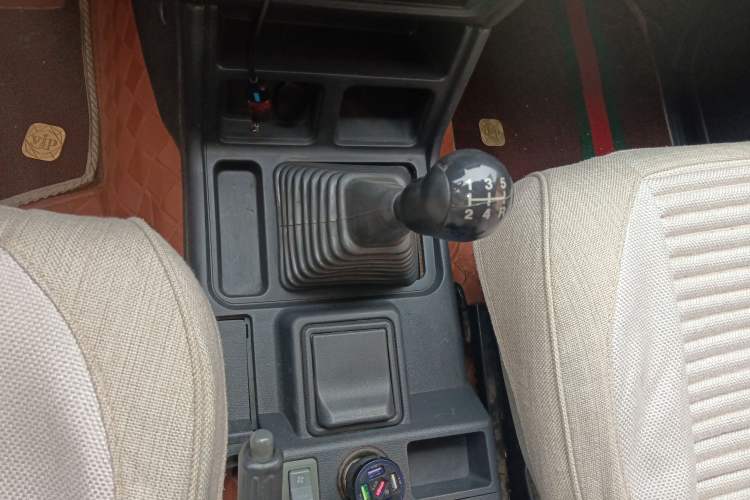 Used Leopaard Heijingang 2013 2.2L Manual Two-Wheel Drive Standard Version Gear Lever