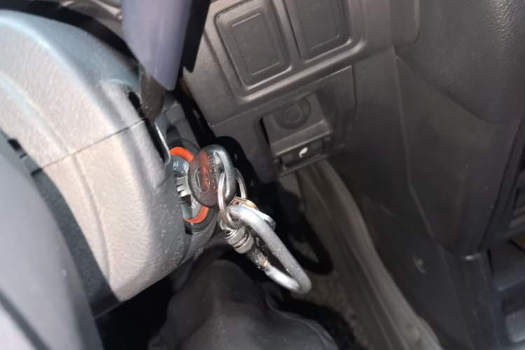 Used Leopaard Heijingang 2013 2.2L Manual Two-Wheel Drive Standard Version Interior 1