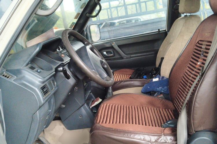 Used Leopaard Heijingang 2013 2.2L Manual Two-Wheel Drive Standard Version Left Front Seat