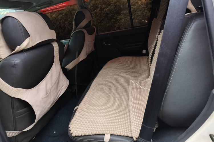 Used Leopaard Heijingang 2013 2.2L Manual Two-Wheel Drive Standard Version Left Rear Seat
