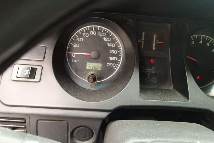 Used Leopaard Heijingang 2013 2.2L Manual Two-Wheel Drive Standard Version Odometer Close Up