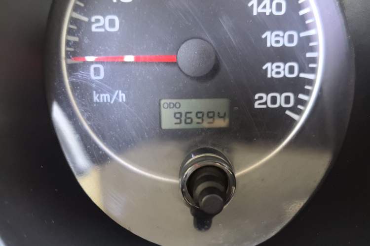 Used Leopaard Heijingang 2013 2.2L Manual Two-Wheel Drive Standard Version Odometer Close Up