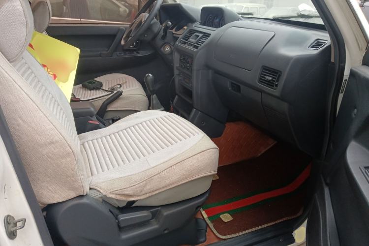 Used Leopaard Heijingang 2013 2.2L Manual Two-Wheel Drive Standard Version Right Front Seat
