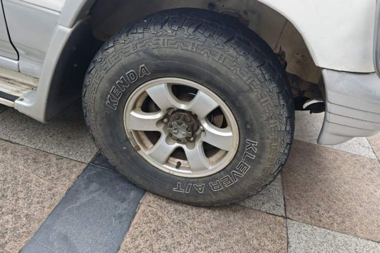 Used Leopaard Heijingang 2013 2.2L Manual 4x4 Standard Edition Right Front Wheel Hub