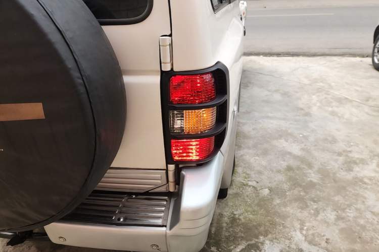 Used Leopaard Heijingang 2013 2.2L Manual 4x4 Standard Edition Right Rear Taillight