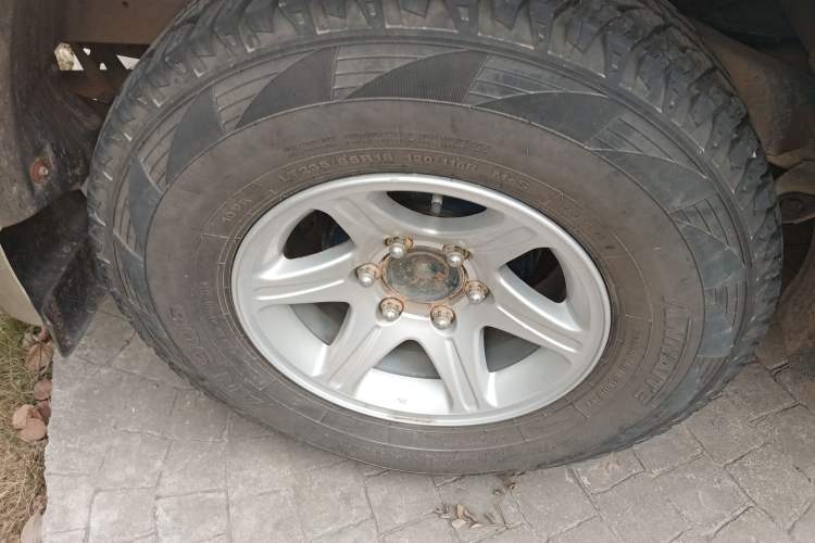 Used Leopaard Heijingang 2013 2.2L Manual Two-Wheel Drive Standard Version Right Rear Wheel Hub