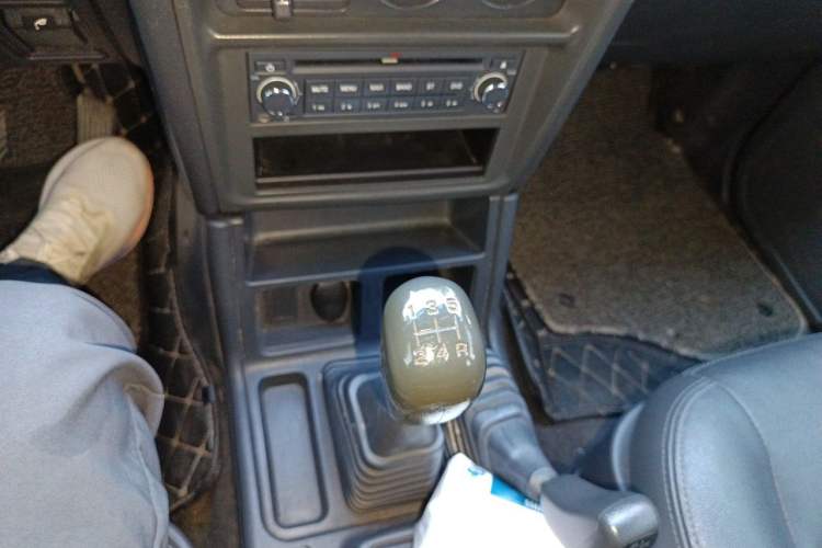 Used Leopaard Heijingang 2014 2.4L Manual 4x4 Gear Lever