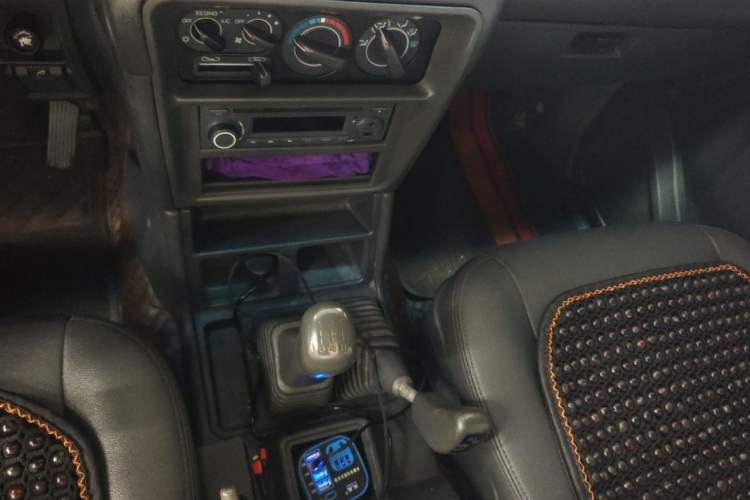 Used Leopaard Heijingang 2014 2.4L Manual 4x4 Gear Lever
