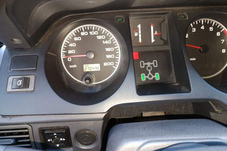 Used Leopaard Heijingang 2014 2.4L Manual 4x4 Odometer Close Up