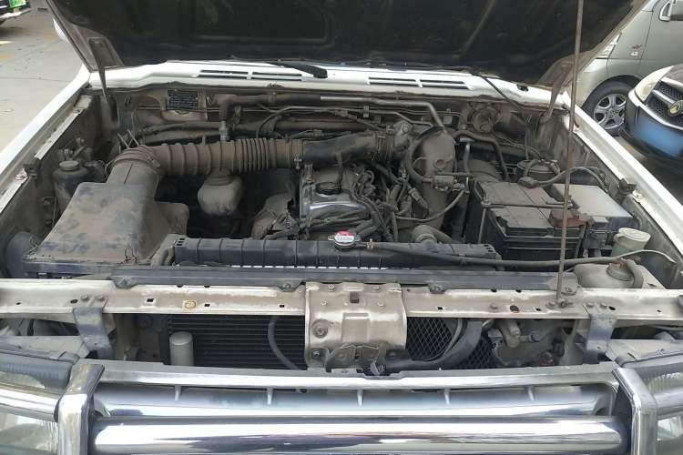 Used Leopaard Heijingang 2014 2.4L Manual 4x4 Engine Bay