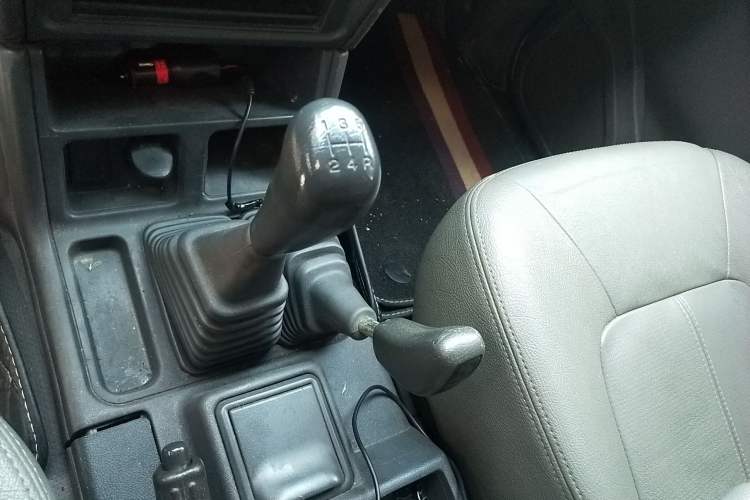 Used Leopaard Heijingang 2014 2.4L Manual 4x4 Gear Lever