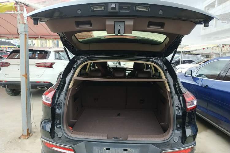 Used Leopaard Mattu 2018 1.6T GDI DCT Elite Model Trunk