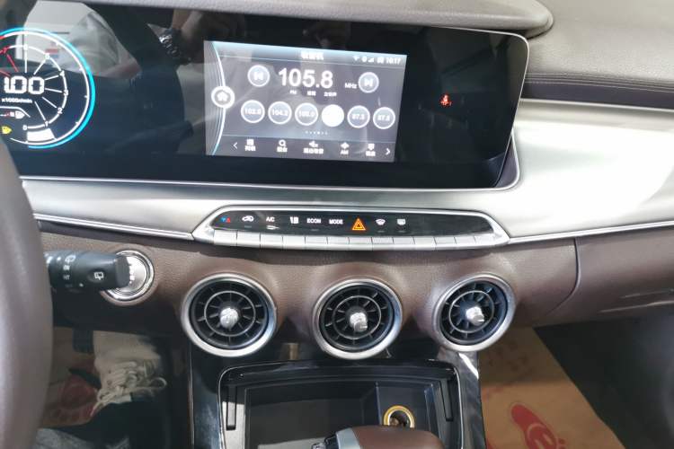 Used Leopaard Mattu 2018 1.6T GDI DCT Elite Model Audio And AC Panel