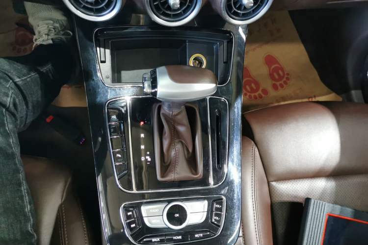 Used Leopaard Mattu 2018 1.6T GDI DCT Elite Model Gear Lever