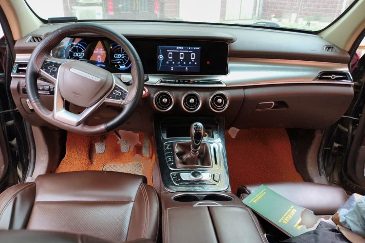 Used Leopaard Mattu 2018 1.6T GDI Manual Elite Model Center Console