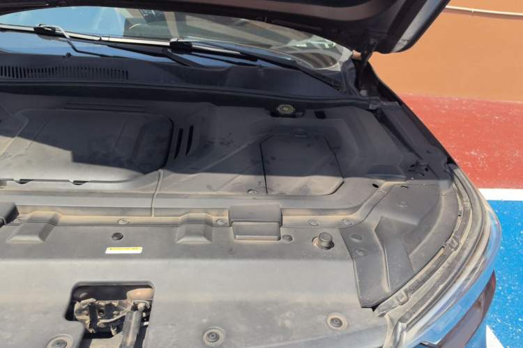 Used Leopaard Mattu 2018 1.6T GDI DCT Prestige Model Engine Bay Left