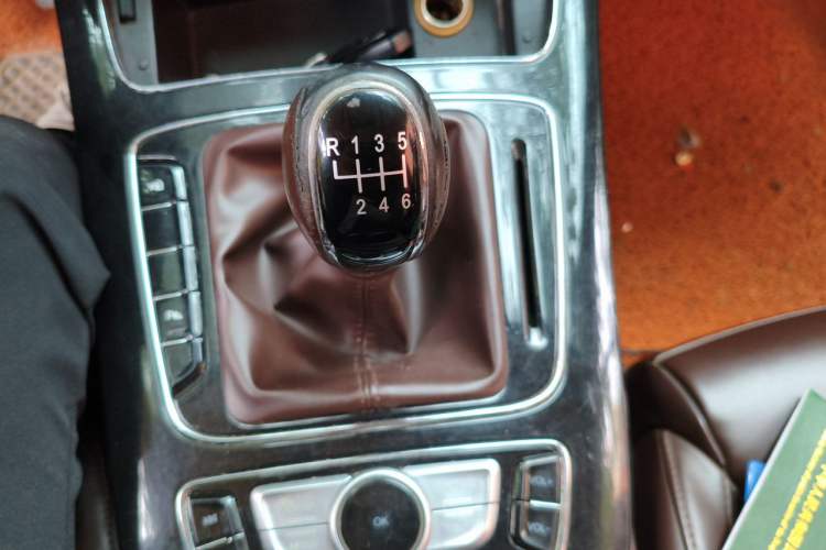 Used Leopaard Mattu 2018 1.6T GDI Manual Elite Model Gear Lever
