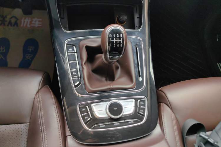 Used Leopaard Mattu 2018 1.6T GDI Manual Elite Model Gear Lever