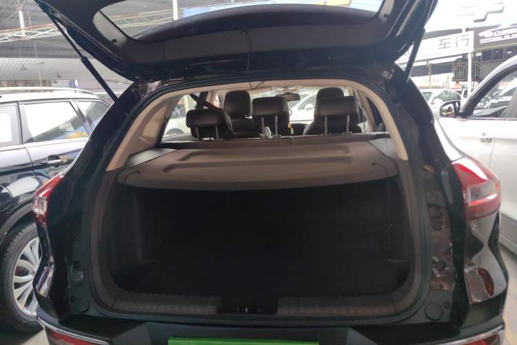 Used Leopaard Mattu 2018 1.6T GDI Manual Elite Model Trunk