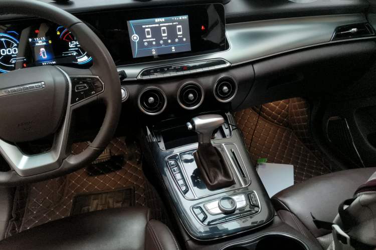 Used Leopaard Mattu 2018 1.6T GDI DCT Elite Model Audio And AC Panel