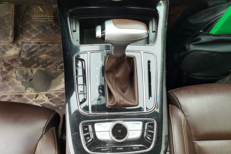 Used Leopaard Mattu 2018 1.6T GDI DCT Elite Model Gear Lever