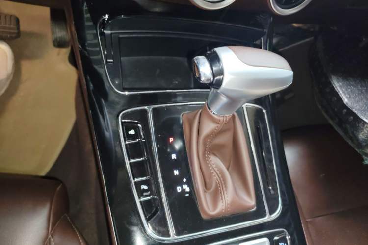 Used Leopaard Mattu 2018 1.6T GDI DCT Elite Model Gear Lever