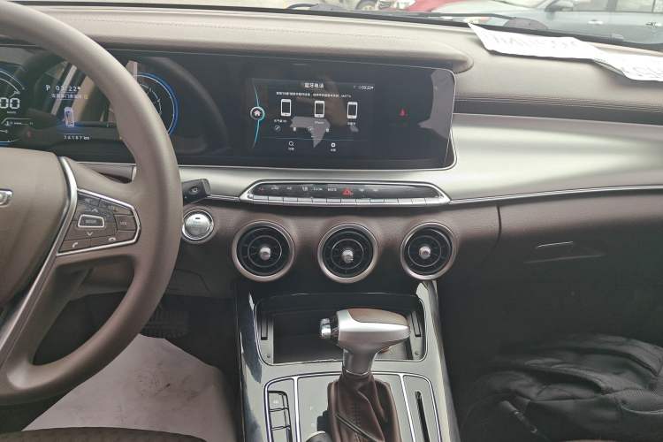 Used Leopaard Mattu 2018 1.6T GDI DCT Comfort Model Audio And AC Panel