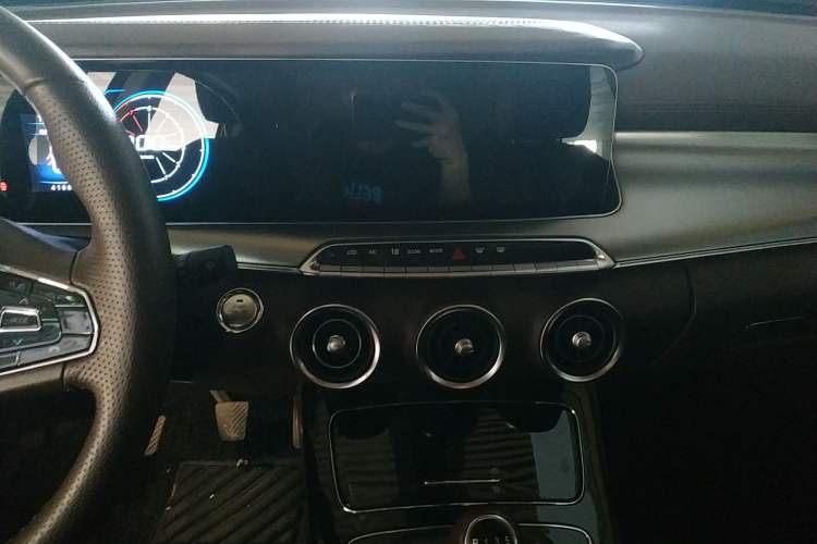 Used Leopaard Mattu 2018 1.6T GDI Manual Elite Model Audio And AC Panel
