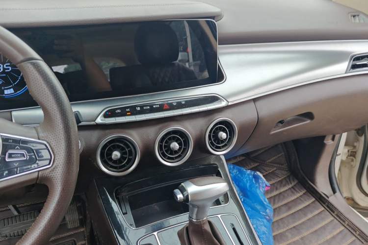 Used Leopaard Mattu 2018 1.6T GDI DCT Elite Model Audio And AC Panel