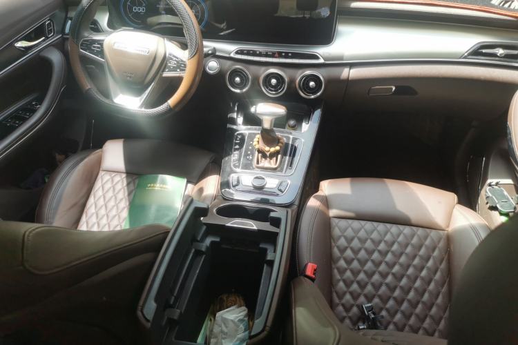 Used Leopaard Mattu 2018 1.6T GDI DCT Elite Model Center Console