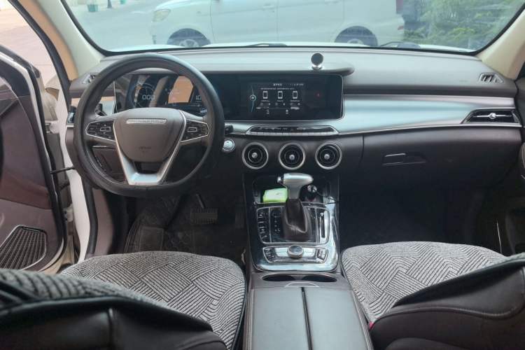 Used Leopaard Mattu 2018 1.6T GDI DCT Elite Model Center Console