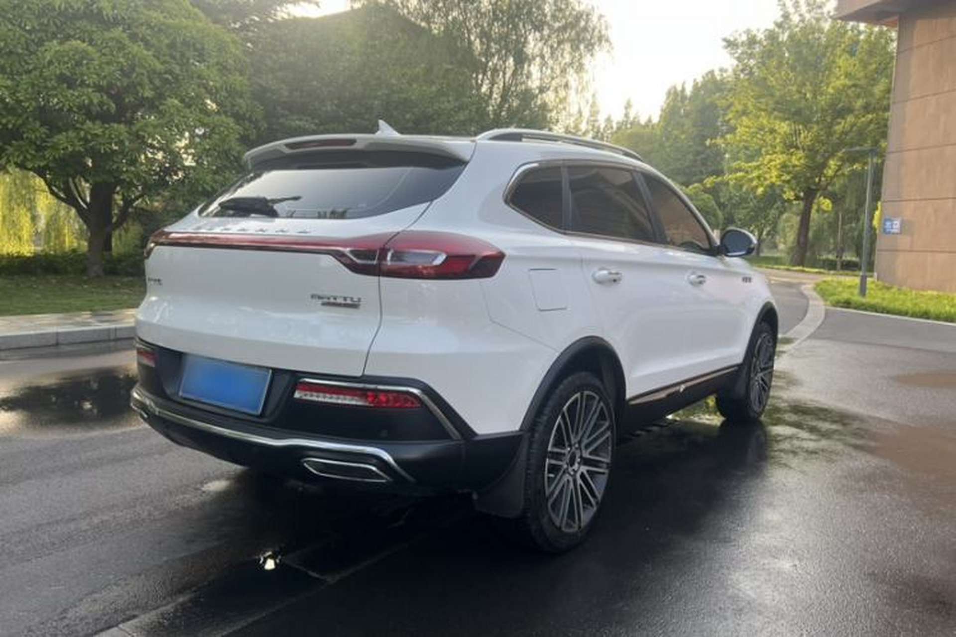 Used Leopaard Mattu 2018 1.6T GDI Manual Elite Model Exterior 3