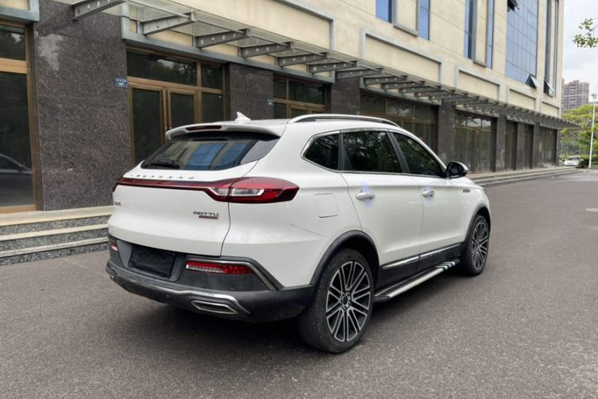 Used Leopaard Mattu 2018 1.6T GDI Manual Elite Model Exterior 4