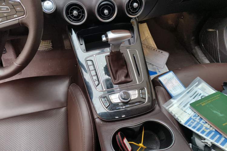 Used Leopaard Mattu 2018 1.6T GDI DCT Prestige Model Gear Lever