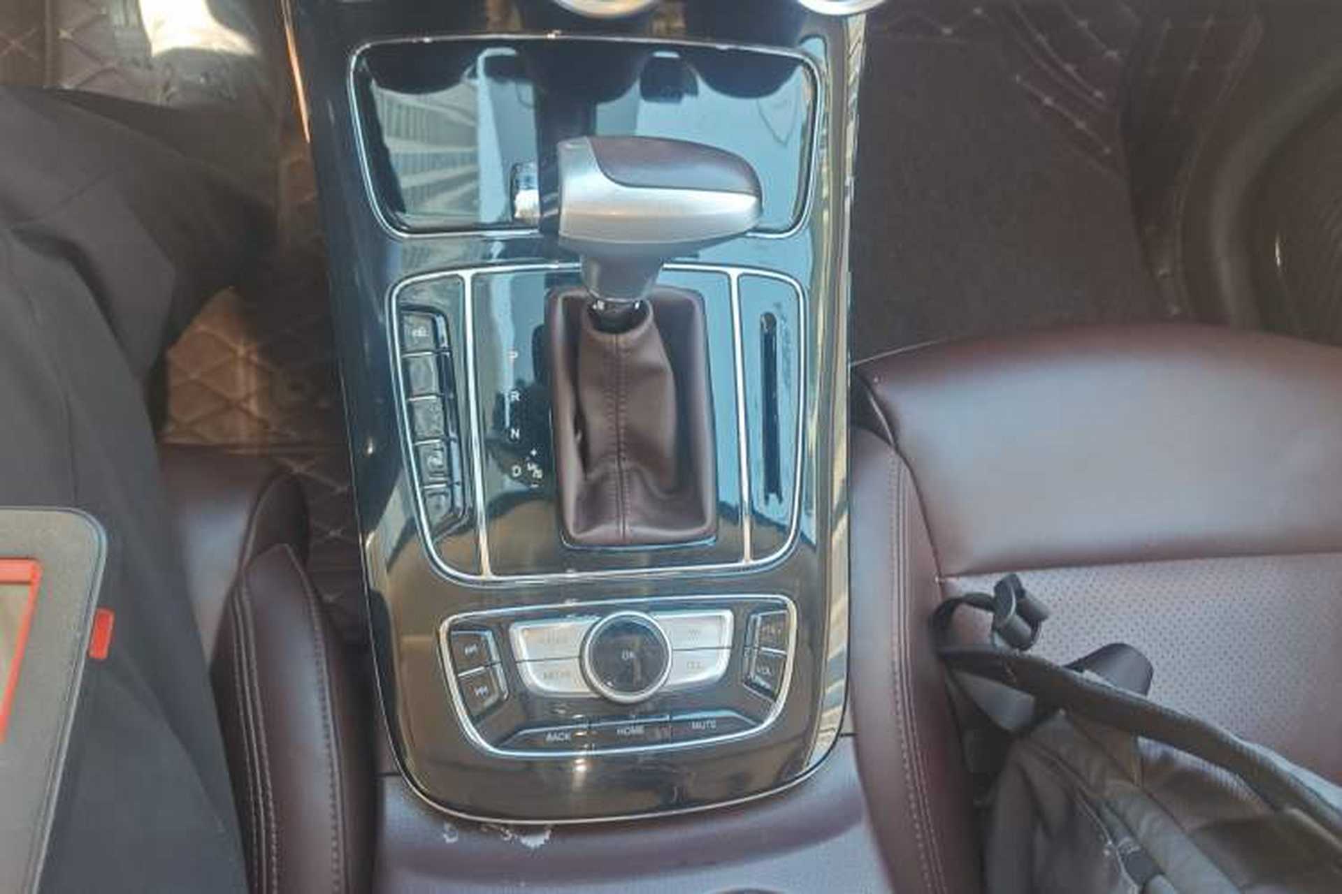 Used Leopaard Mattu 2018 1.6T GDI DCT Elite Model Gear Lever