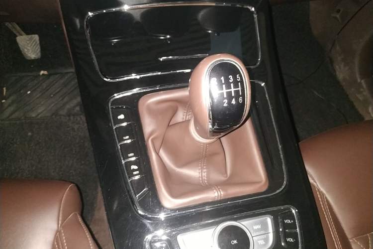 Used Leopaard Mattu 2018 1.6T GDI Manual Elite Model Gear Lever
