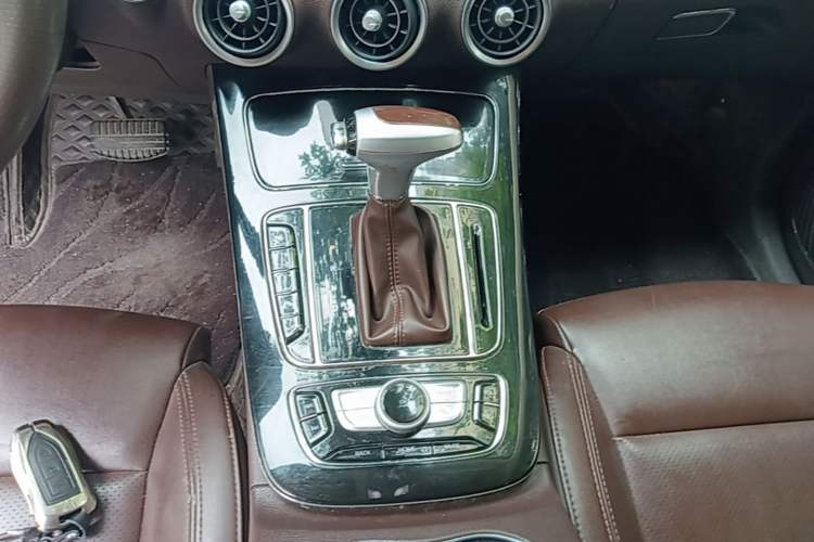 Used Leopaard Mattu 2018 1.6T GDI DCT Luxury Model Gear Lever