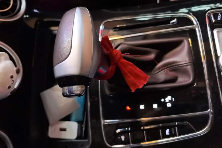 Used Leopaard Mattu 2018 1.6T GDI DCT Prestige Model Gear Lever