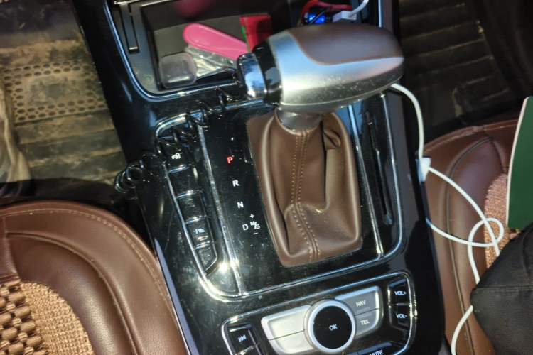 Used Leopaard Mattu 2018 1.6T GDI DCT Elite Model Gear Lever