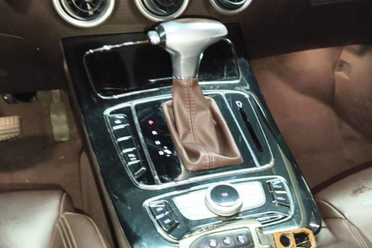 Used Leopaard Mattu 2018 1.6T GDI DCT Elite Model Gear Lever